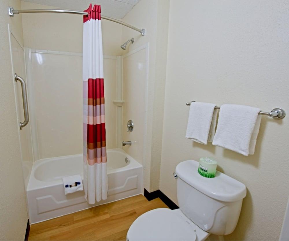Red Roof Inn Akron Ngoại thất bức ảnh