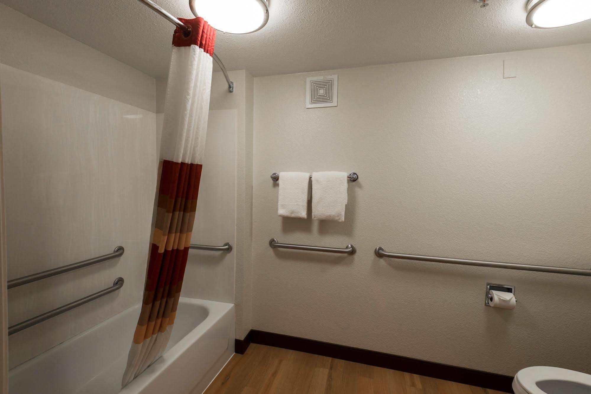 Red Roof Inn Akron Ngoại thất bức ảnh