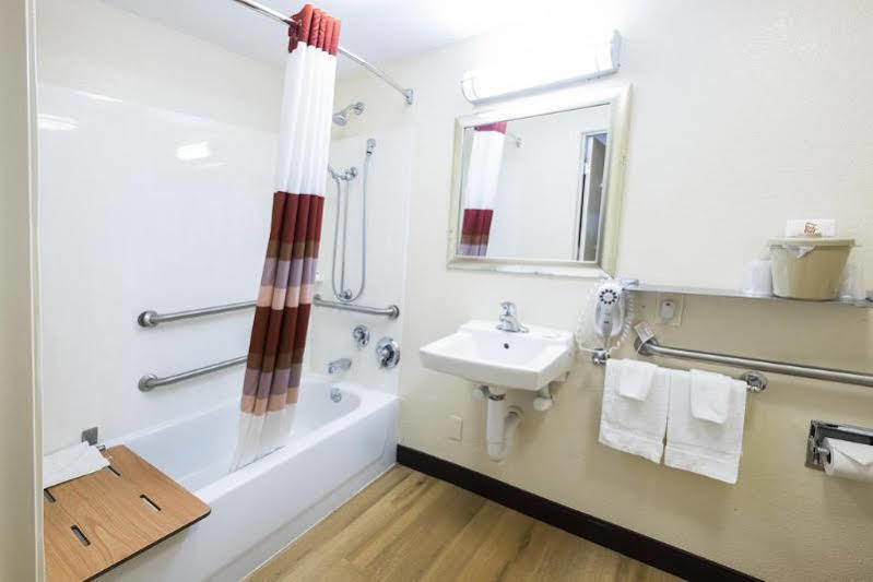 Red Roof Inn Akron Ngoại thất bức ảnh